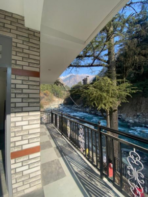 HOM House of MannMauji Riverside kasol